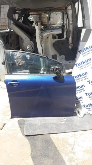 SEAT LEON 2005-2012 MODEL LACİVERT RENK HATASIZ SAĞ ÖN KAPI