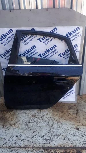 2009-2012 AUDİ A4 SOL ARKA SİYAH RENK ÇIKMA ORJİNAL KAPI