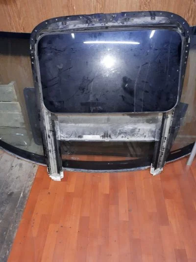 AUDİ A31998-2003 ÇIKMA SANRUF VE SANRUF CAMI