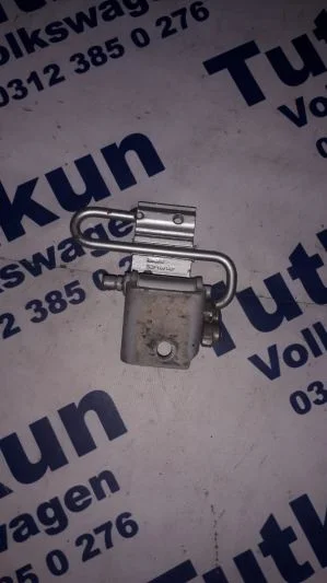 AUDİ A3 2000-2006 MODEL SAĞ ÖN KAPI MENTEŞESİ 4B0833412E