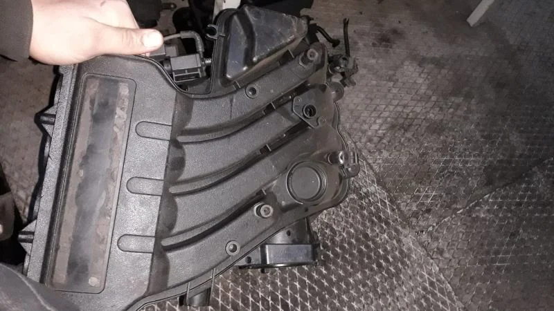 SEAT LEON 1.6 BENZİNLİ EMME MANİFOLDU