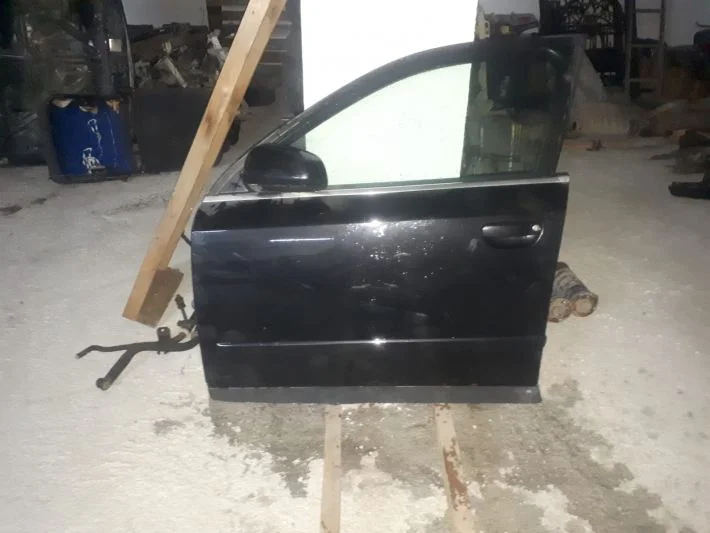 AUDİ A4 2007-2009 SİYAH SOL ÖN KAPI