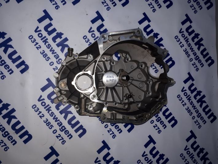 02T103301K VW JETTA 1.6 BSE MOTOR ŞANZIMAN KAPAĞI