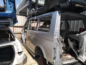 VW TRANSPORTER CAMLI VAN KISA ŞASE SOL YAN